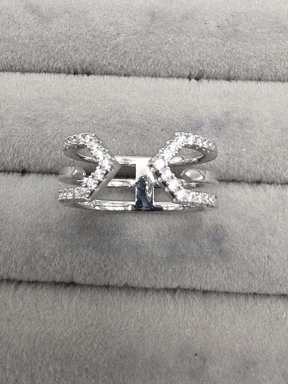 Silver Tone Crystal Accent Openwork Band Ring - White